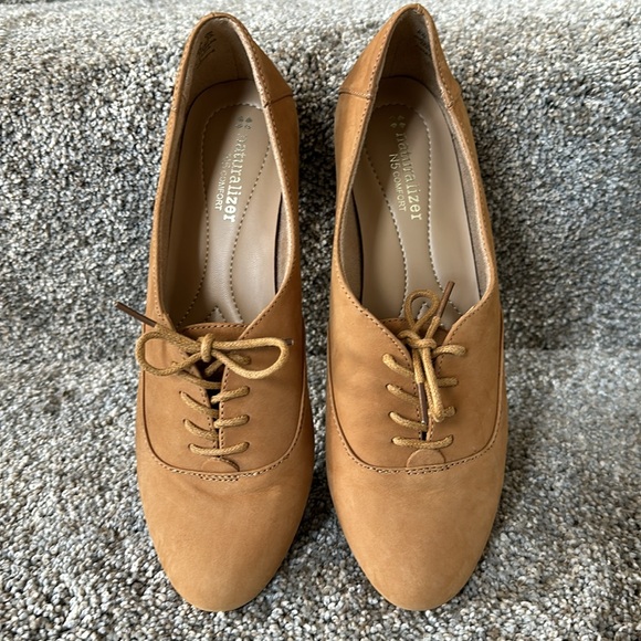 NIB Naturalizer “Leal” Tan Suede/Leather Oxfords - Picture 2 of 10